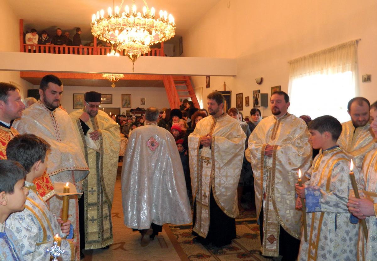 Vecernie de hramul "Buneivestiri"